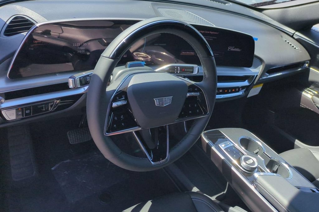 New 2026 Cadillac Lyriq Luxury AWD/4WD image 6