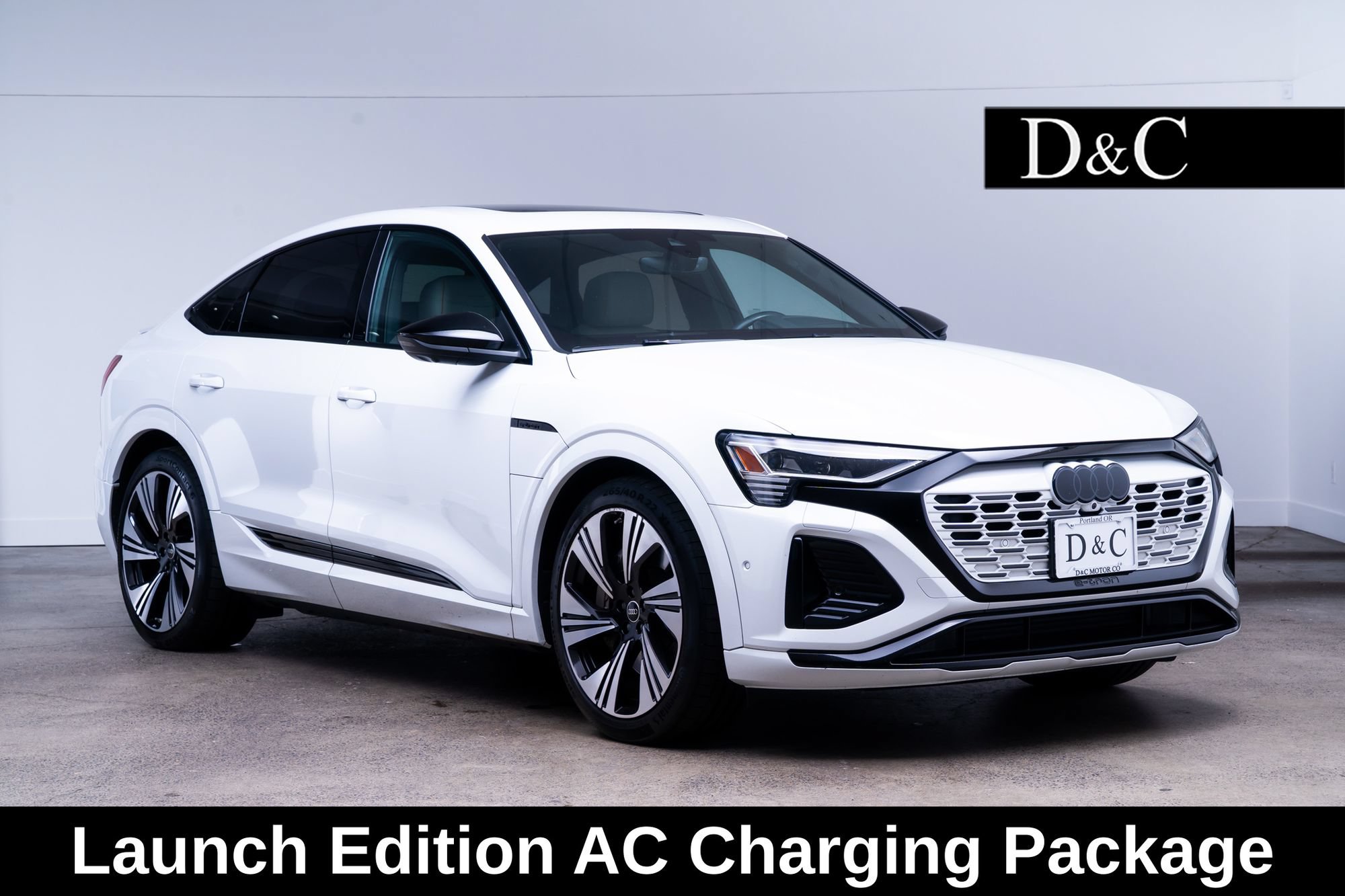 Used 2024 Audi Q8 e-tron Prestige w/ Prestige Package AWD/4WD image 1