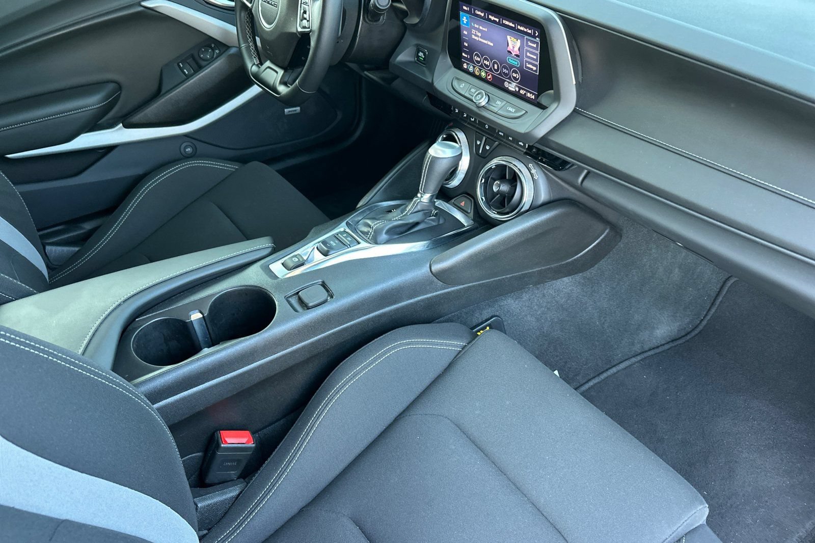 Used 2024 Chevrolet Camaro LT w/ Technology Package RWD image 18