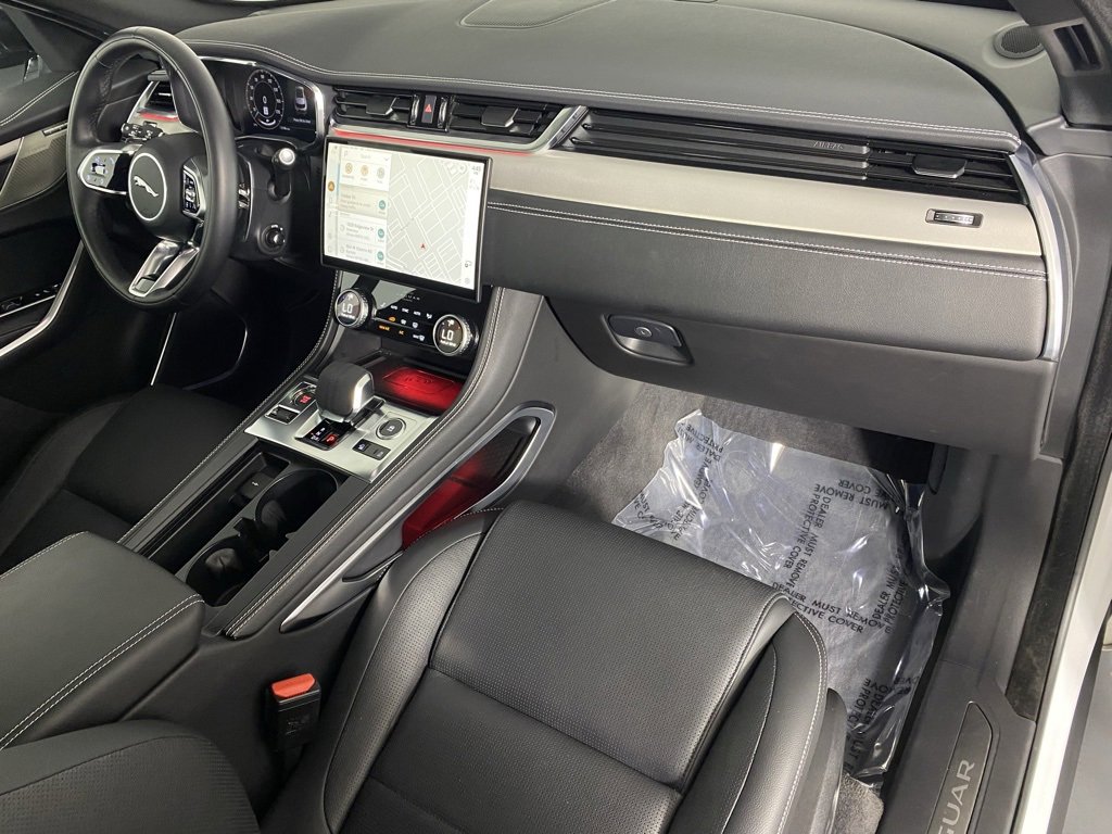 Used 2025 Jaguar F-PACE R-Dynamic S image 32