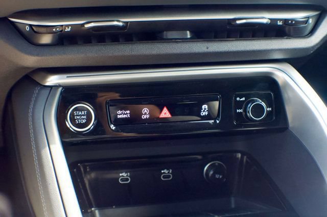 Used 2025 Audi Q5 Prestige AWD/4WD image 29