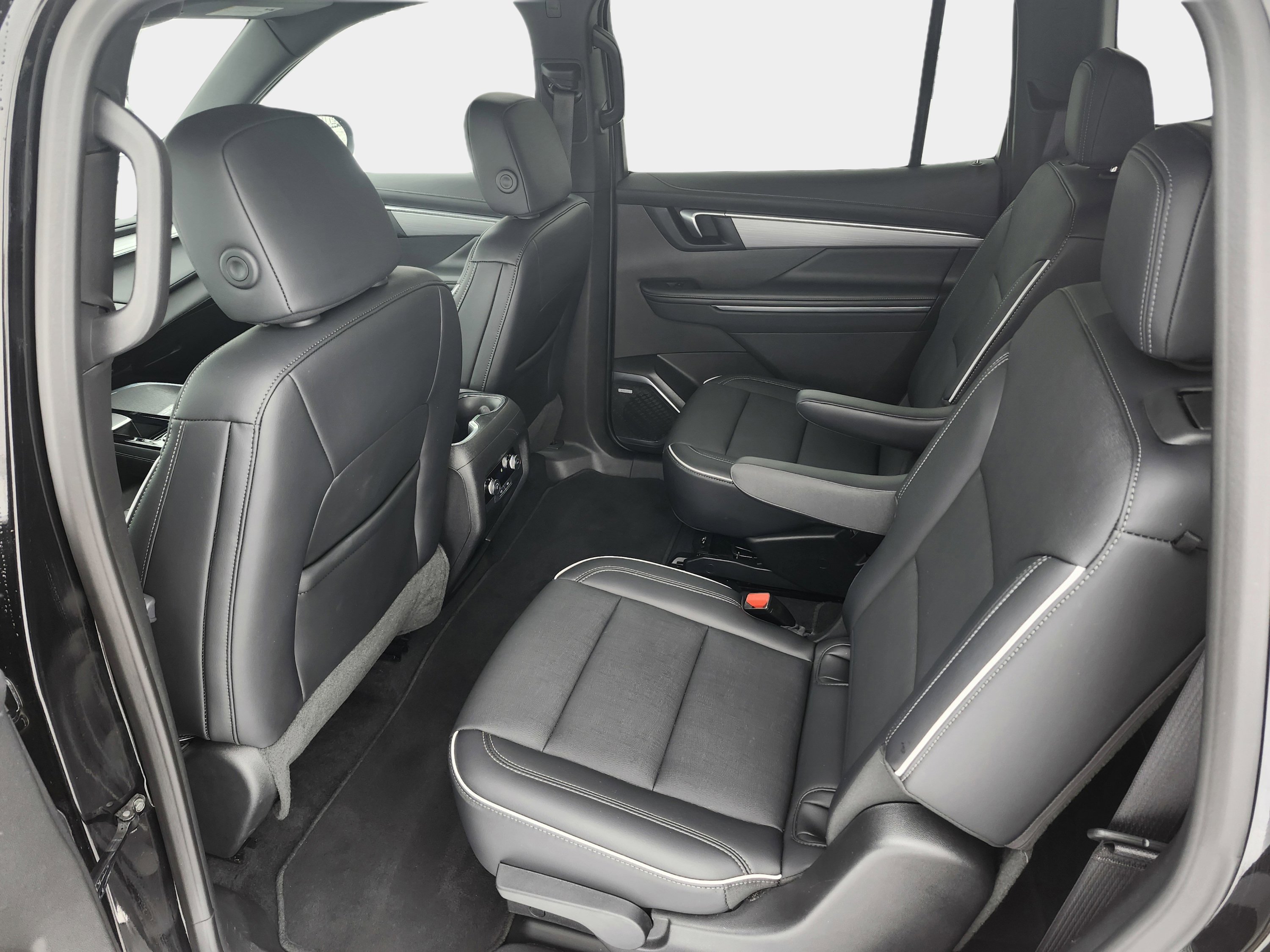 Used 2025 Buick Enclave Preferred image 27