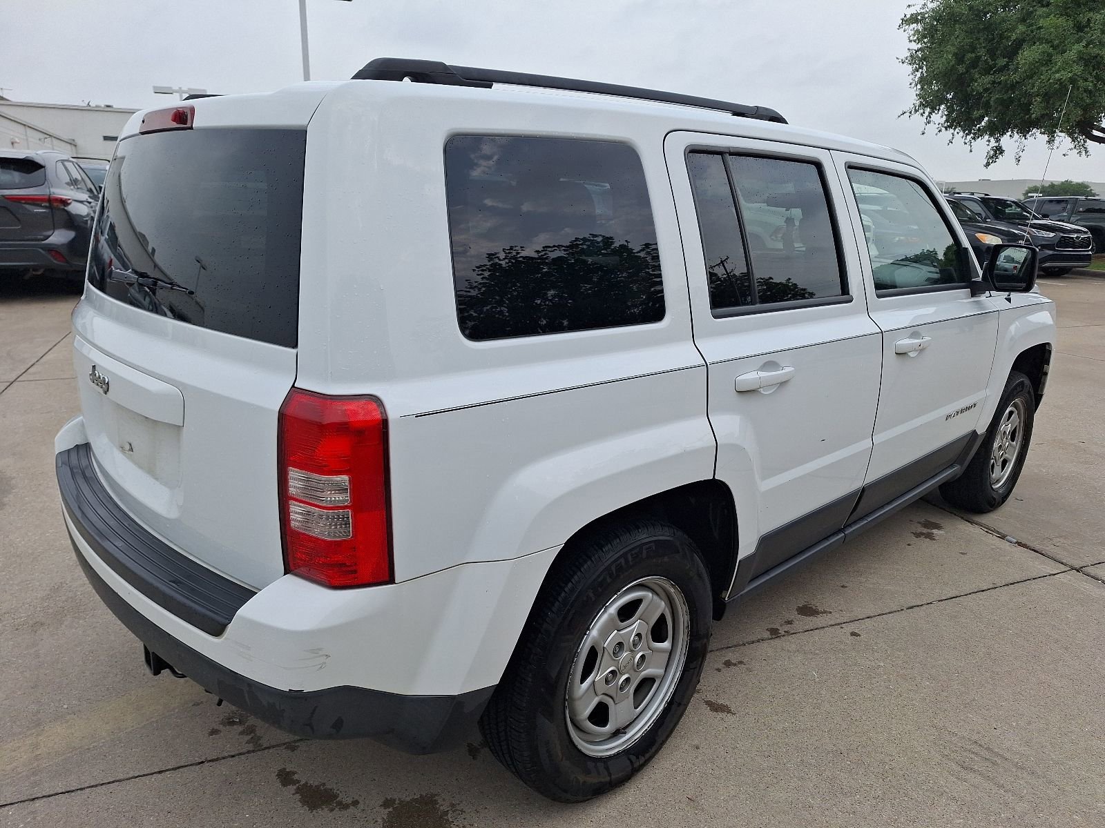 Used 2015 Jeep Patriot Sport w/ Power Value Group FWD image 6