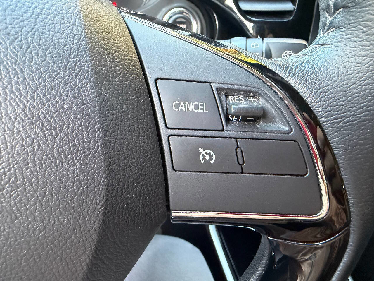 Used 2020 Mitsubishi Outlander SEL image 33