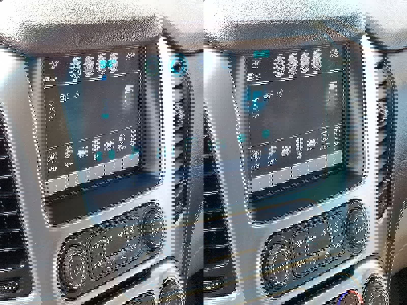 Used 2018 Chevrolet Suburban Premier image 19