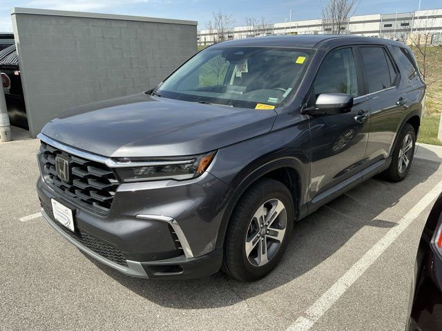 Used 2025 Honda Pilot EX-L image 12