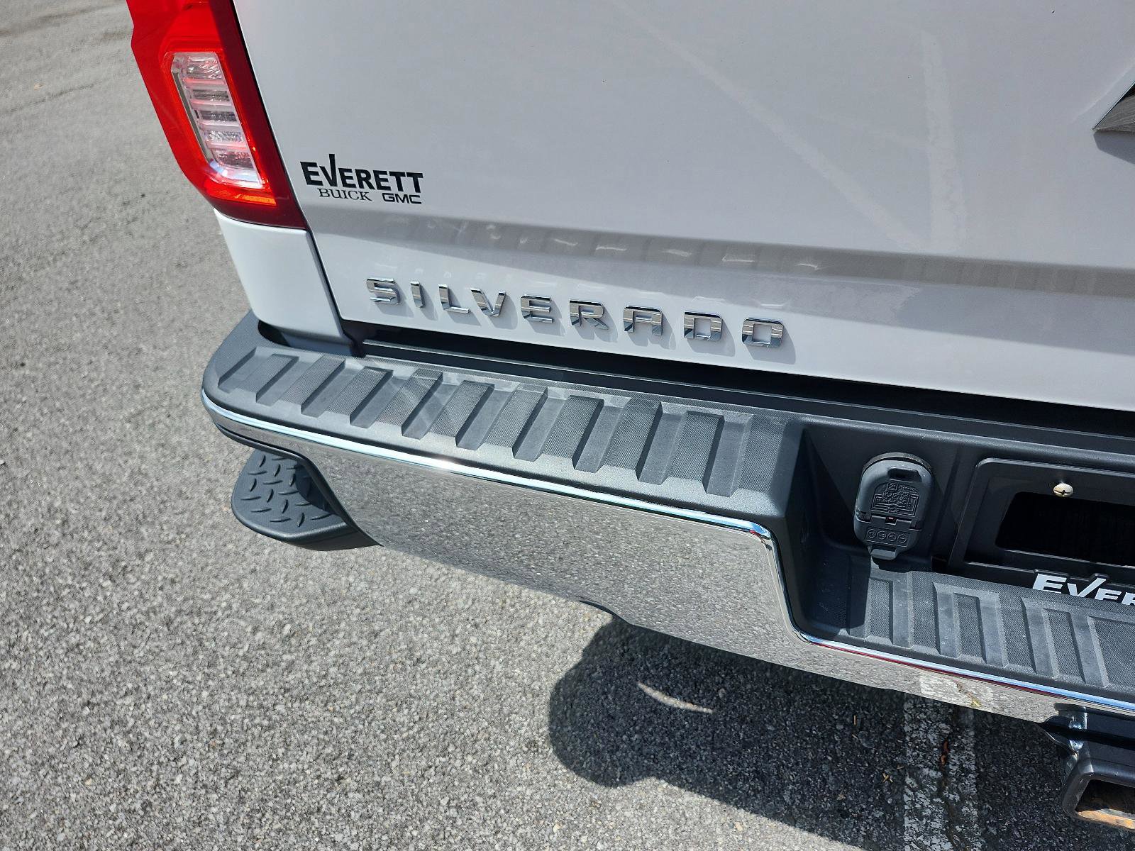 Used 2017 Chevrolet Silverado 1500 LTZ AWD/4WD image 4