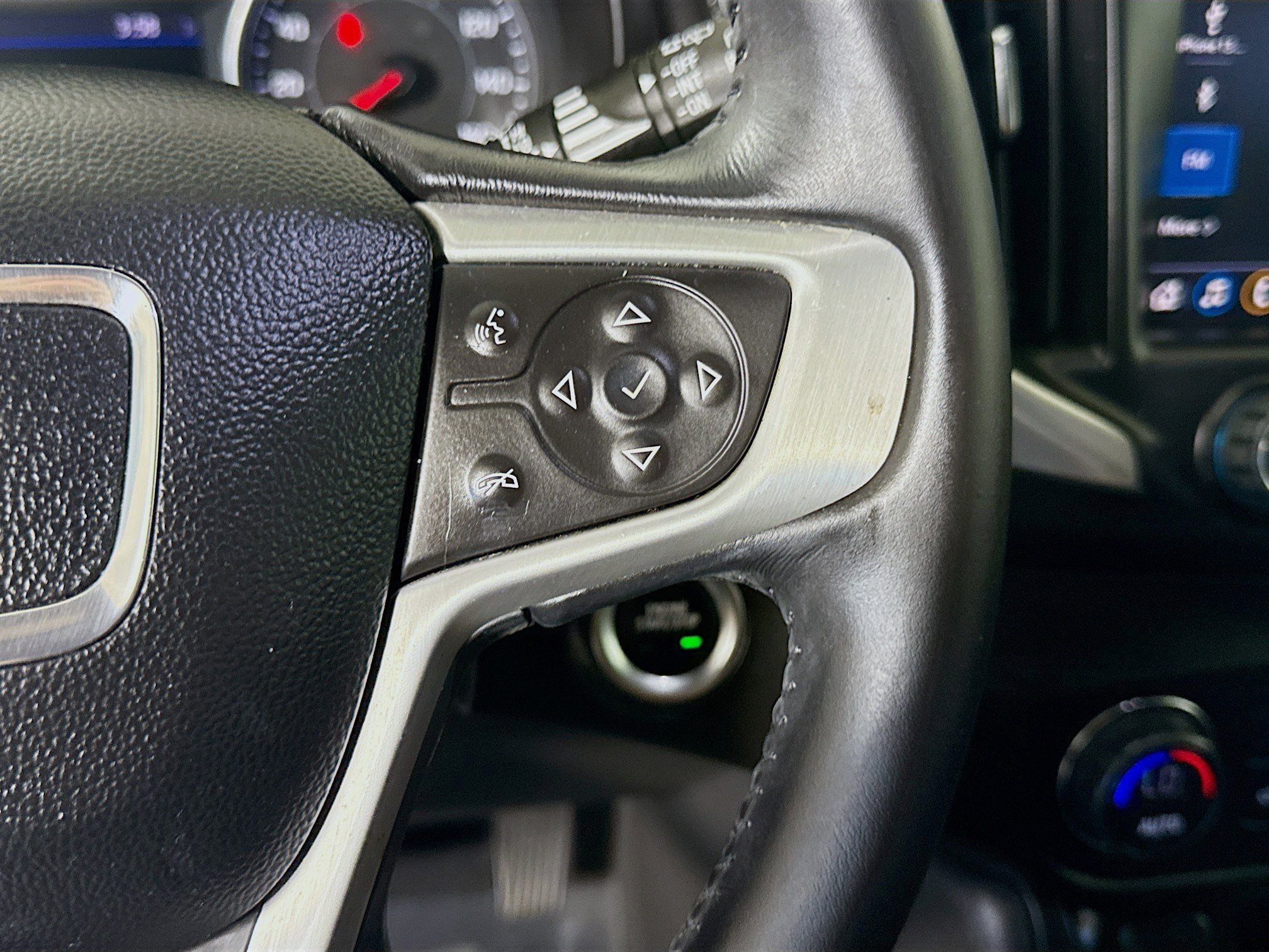 Used 2021 GMC Terrain SLE w/ Driver Convenience Package image 15