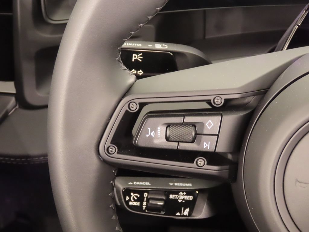 New 2026 Porsche Cayenne Turbo AWD/4WD image 21