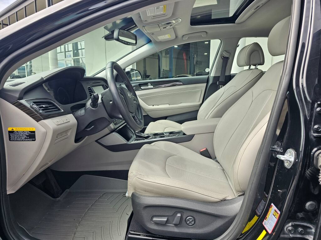 Used 2017 Hyundai Sonata Limited w/ Ultimate Package 04 FWD image 20