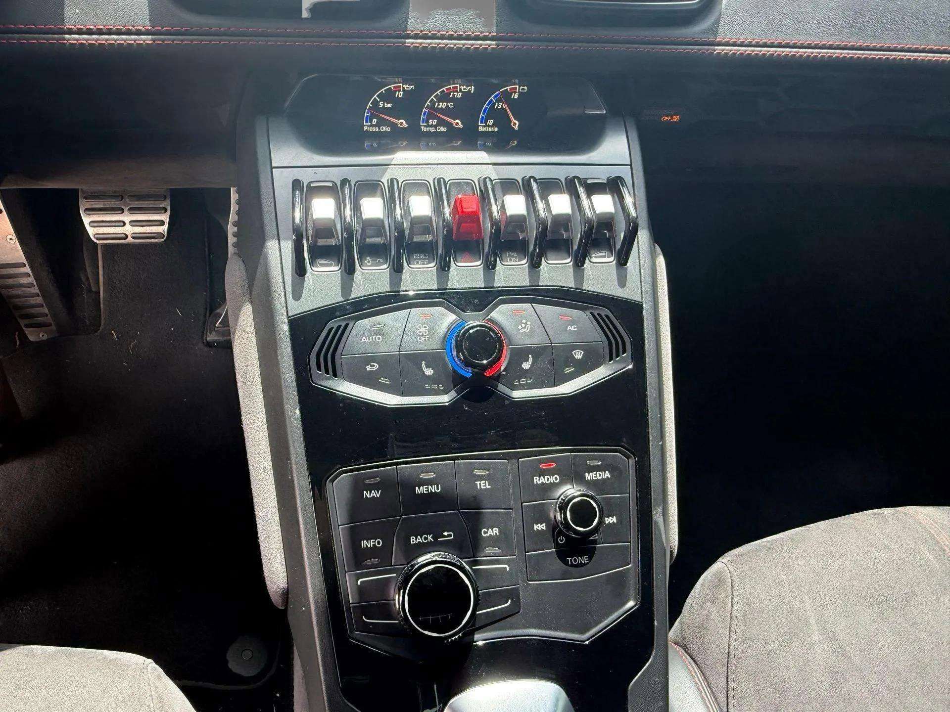 Used 2016 Lamborghini Huracan LP 610-4 AWD/4WD image 28