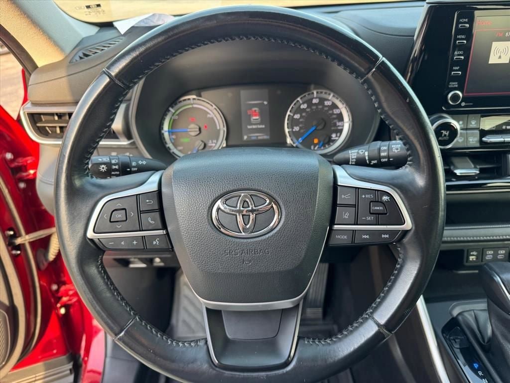 Used 2022 Toyota Highlander LE AWD/4WD image 24