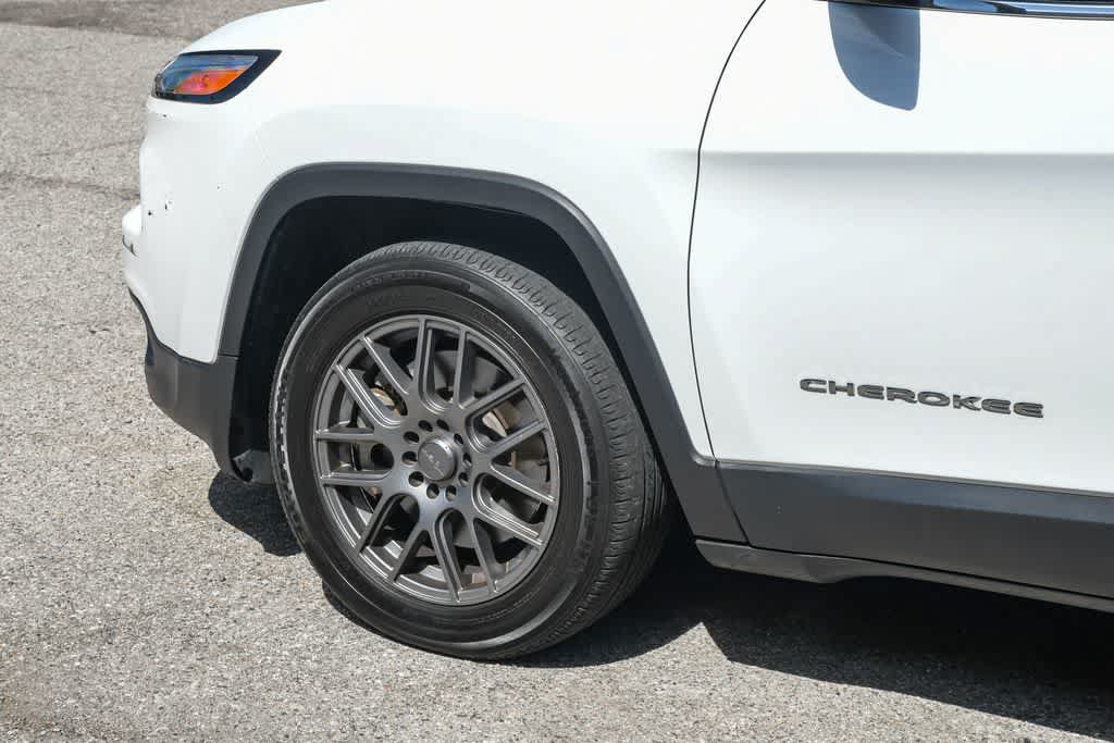 Used 2016 Jeep Cherokee Latitude w/ Comfort/Convenience Group FWD image 10