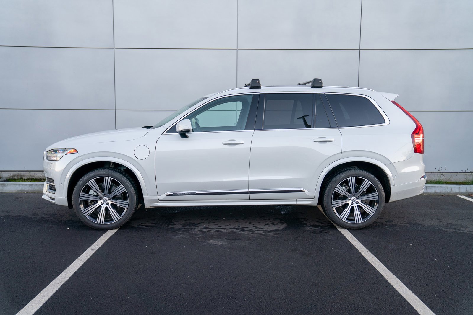 Used 2024 Volvo XC90 T8 Plus w/ Protection Package Premier image 2