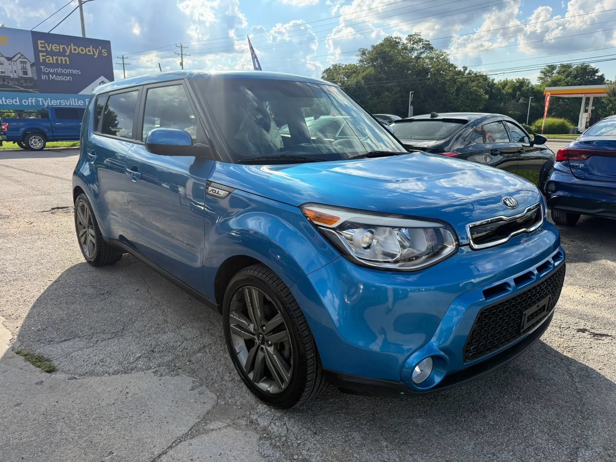 Used 2015 Kia Soul + w/ Audio Package FWD image 8