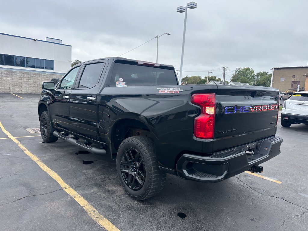 Used 2023 Chevrolet Silverado 1500 Custom Trail Boss w/ LPO, Dark Essentials Package AWD/4WD image 3