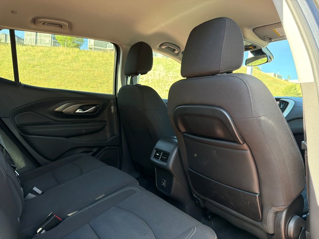 Used 2024 GMC Terrain SLE AWD/4WD image 27