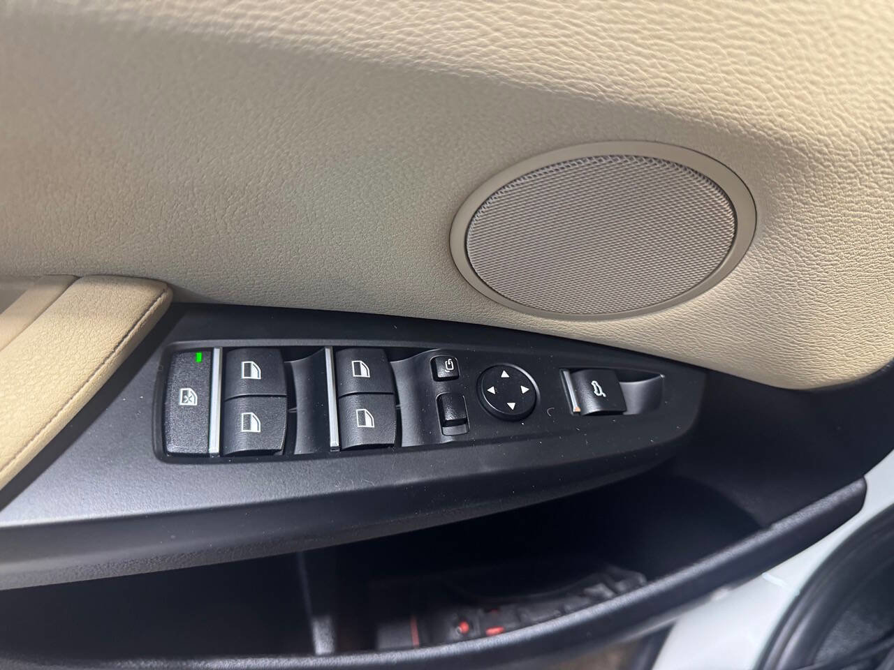 Used 2017 BMW X3 xDrive28i image 12