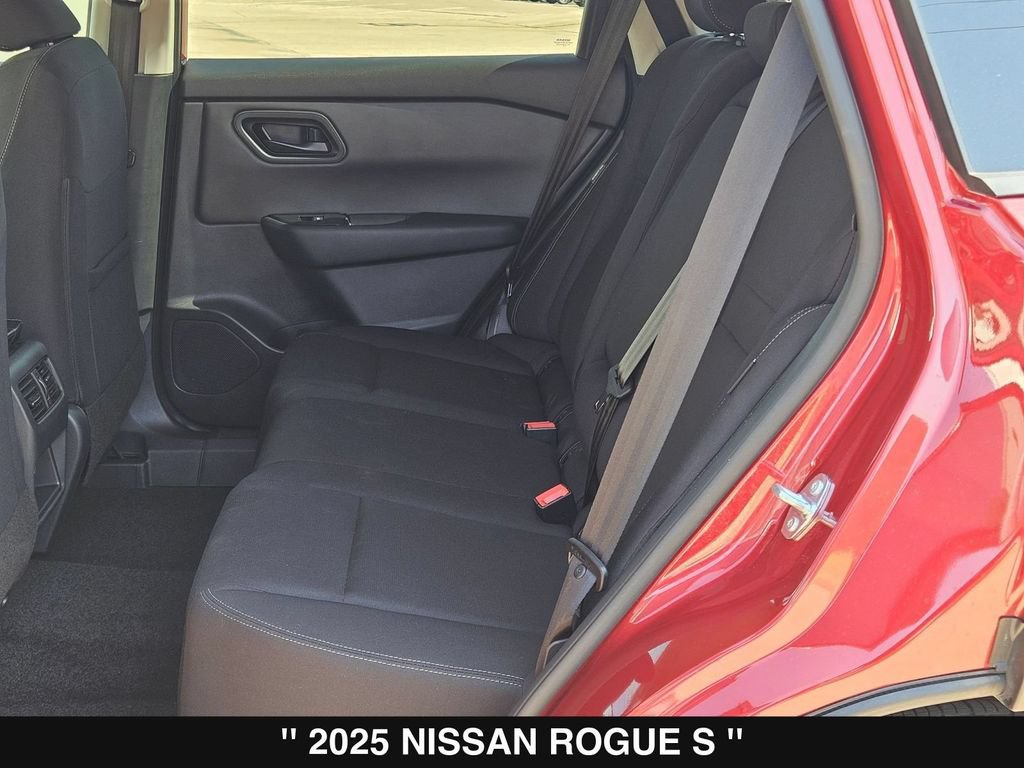 Used 2025 Nissan Rogue S FWD image 17