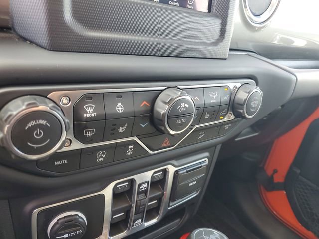 Used 2018 Jeep Wrangler Unlimited Sahara image 24