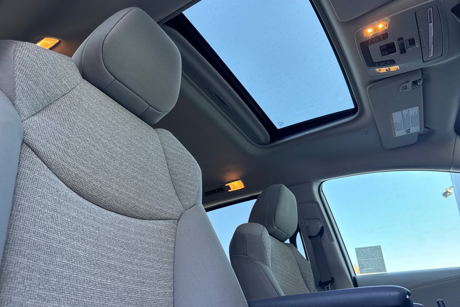 Used 2022 Toyota Sienna LE w/ LE Plus Package AWD/4WD image 19