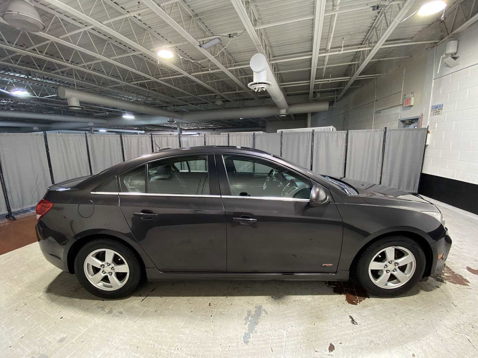 Used 2016 Chevrolet Cruze LT w/ Sun And Sound Package image 27