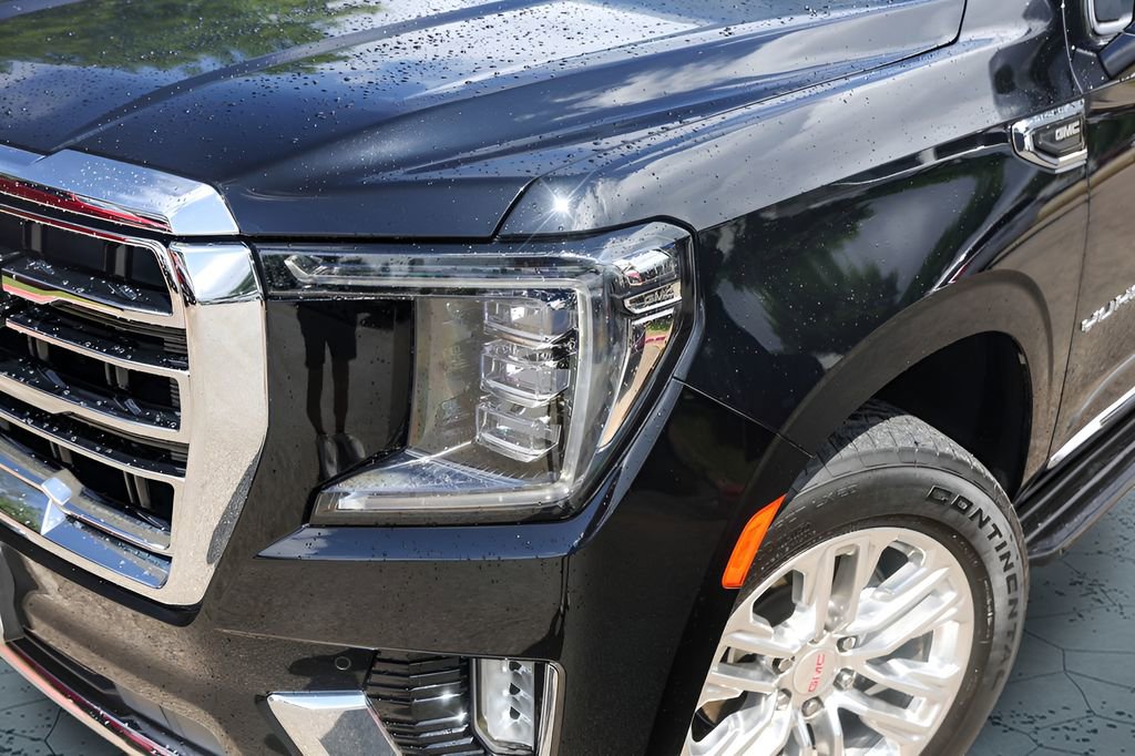 Used 2022 GMC Yukon SLT w/ SLT Premium Package AWD/4WD image 3