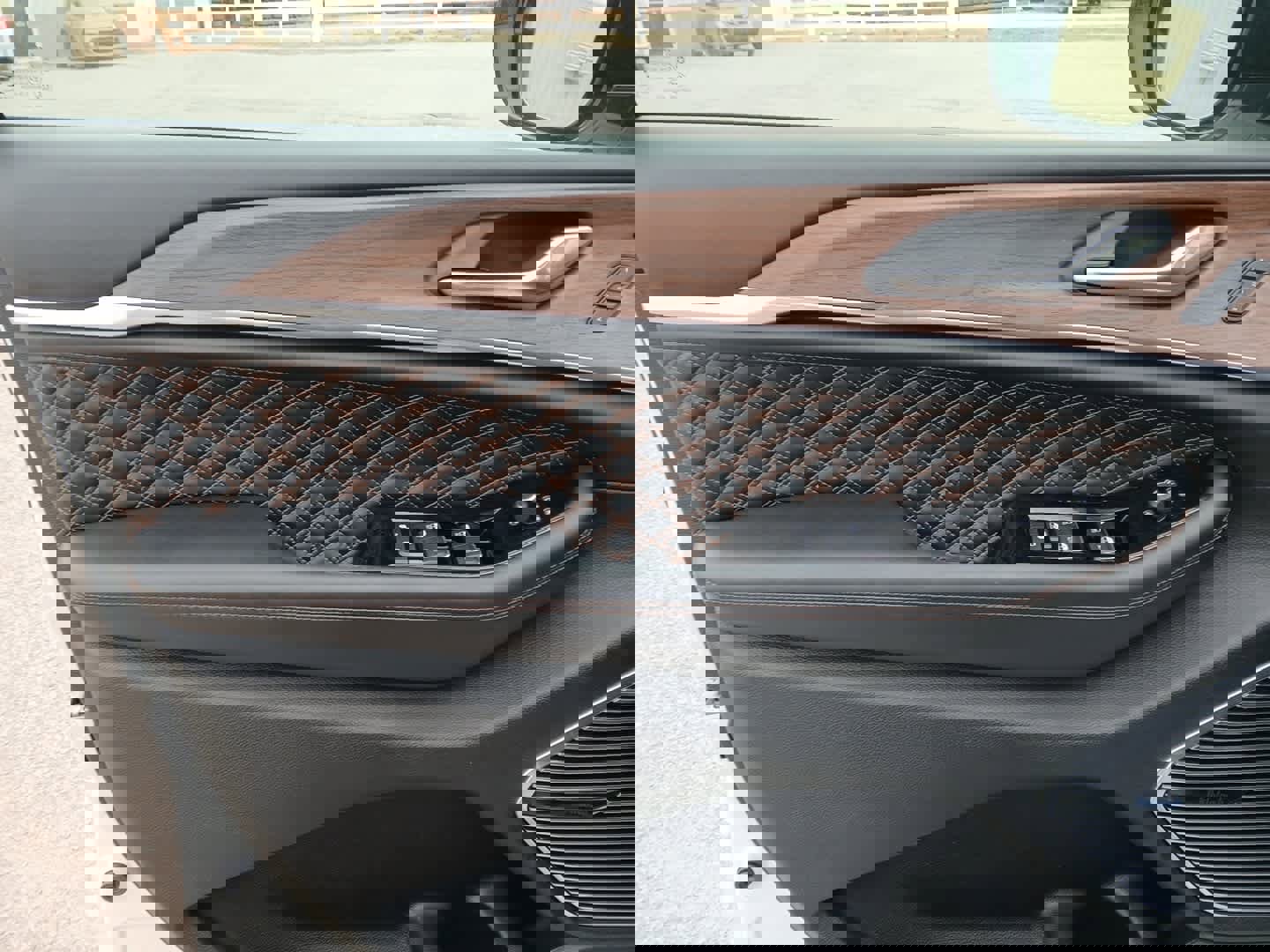 Used 2022 Jeep Grand Cherokee Summit w/ Advanced Protech Group IV image 21