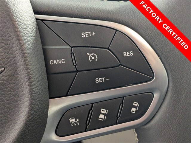 Certified 2024 Chrysler Pacifica Touring-L image 17