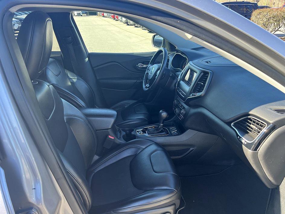 Used 2019 Jeep Cherokee Altitude image 19