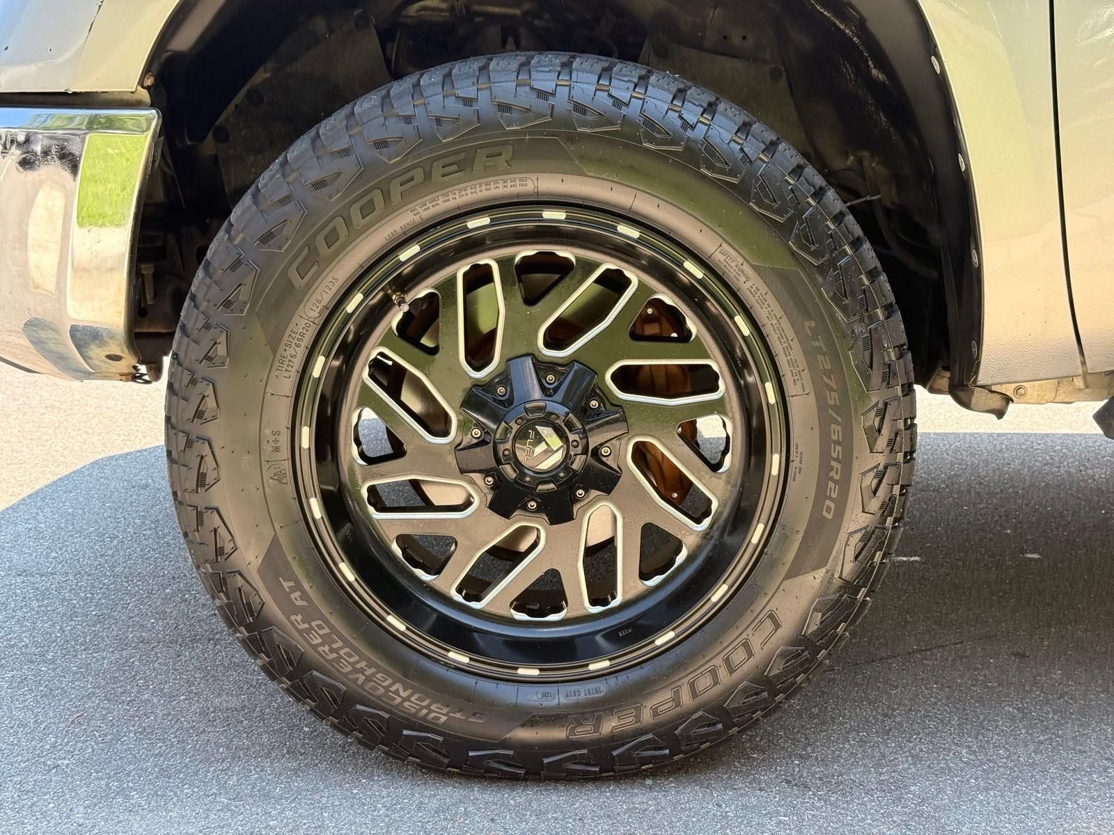 Used 2016 Toyota Tundra SR5 w/ SR5 Upgrade Package RWD image 16