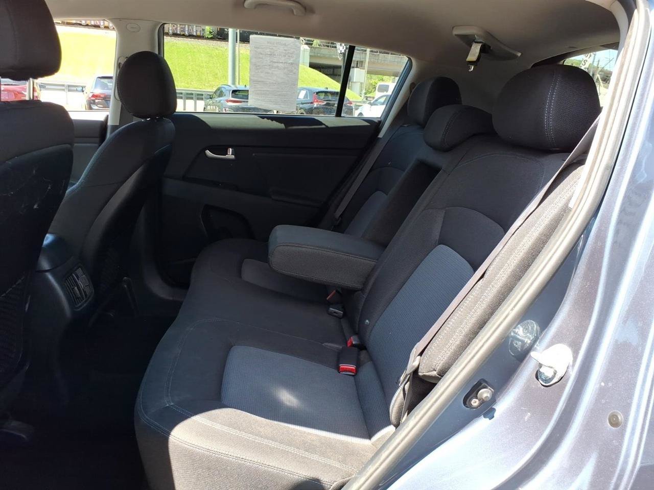 Used 2015 Kia Sportage LX AWD/4WD image 8