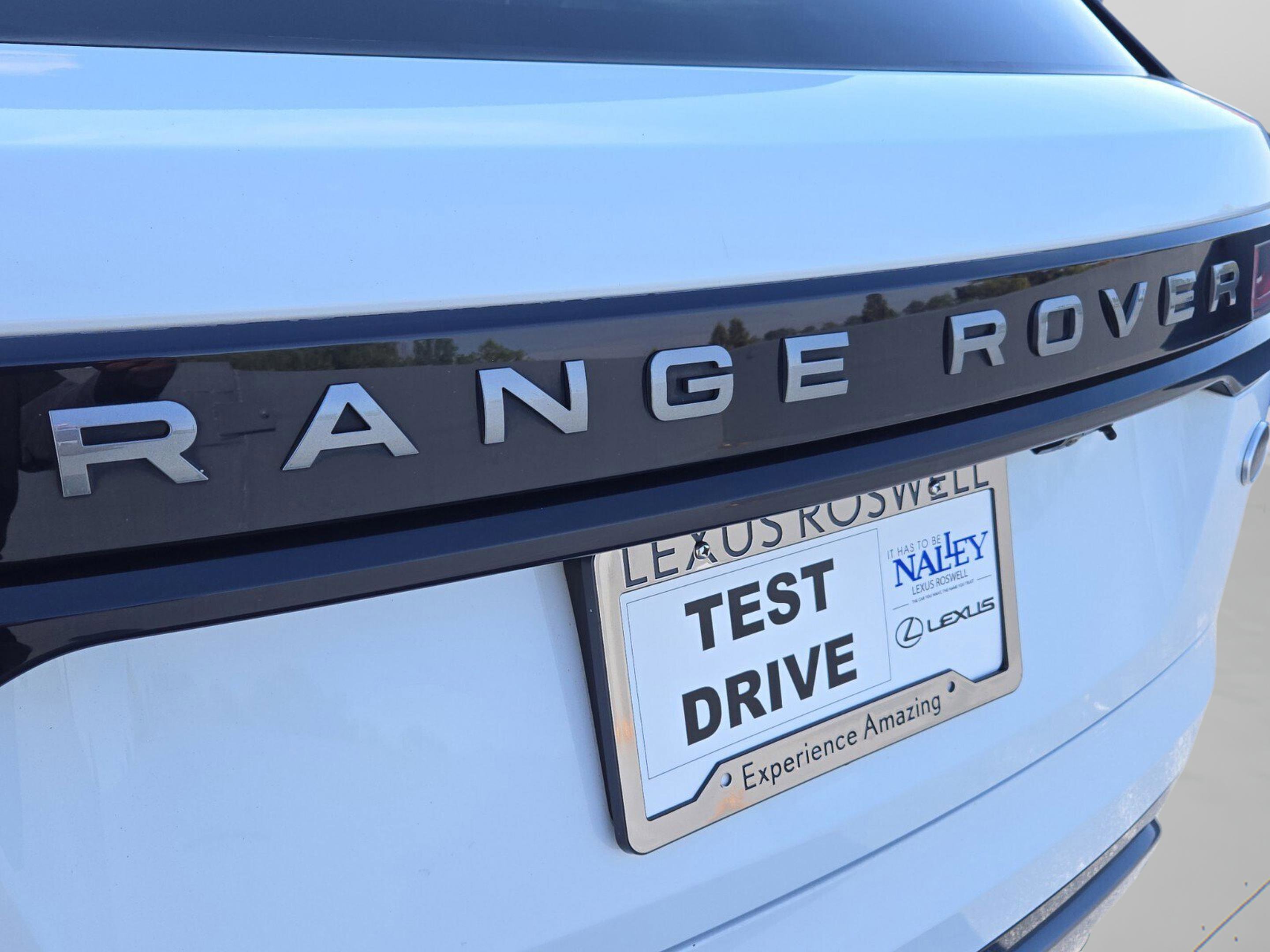 Used 2019 Land Rover Range Rover Velar R-Dynamic SE image 26