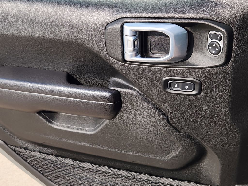 Used 2021 Jeep Wrangler Unlimited Rubicon 4xe w/ Safety Group image 25