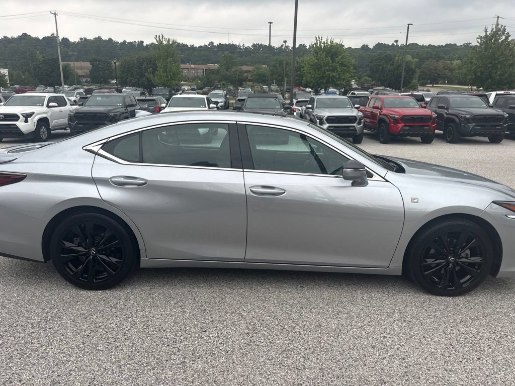 Used 2022 Lexus ES 350 F Sport FWD image 2
