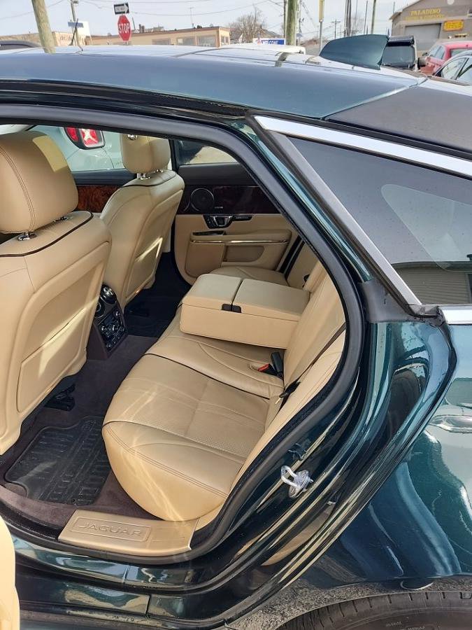 Used 2016 Jaguar XJ R-Sport image 9