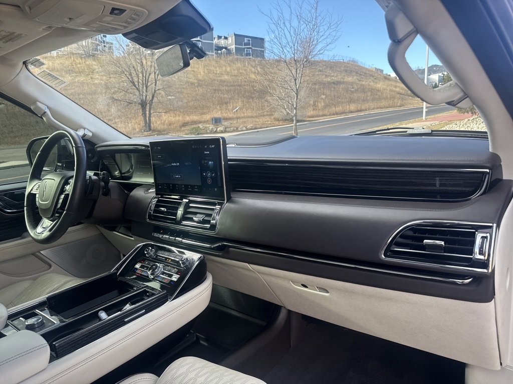 Certified 2024 Lincoln Navigator Black Label image 31