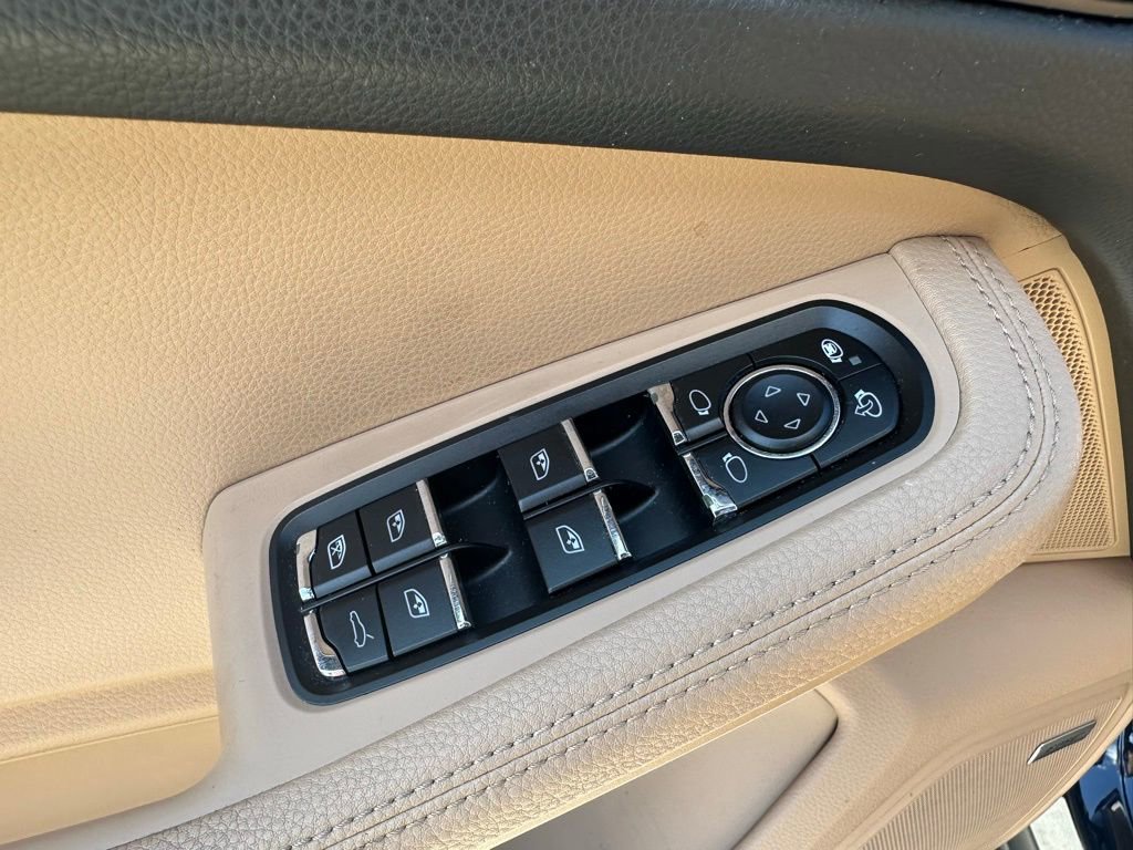 Certified 2020 Porsche Macan AWD/4WD image 21