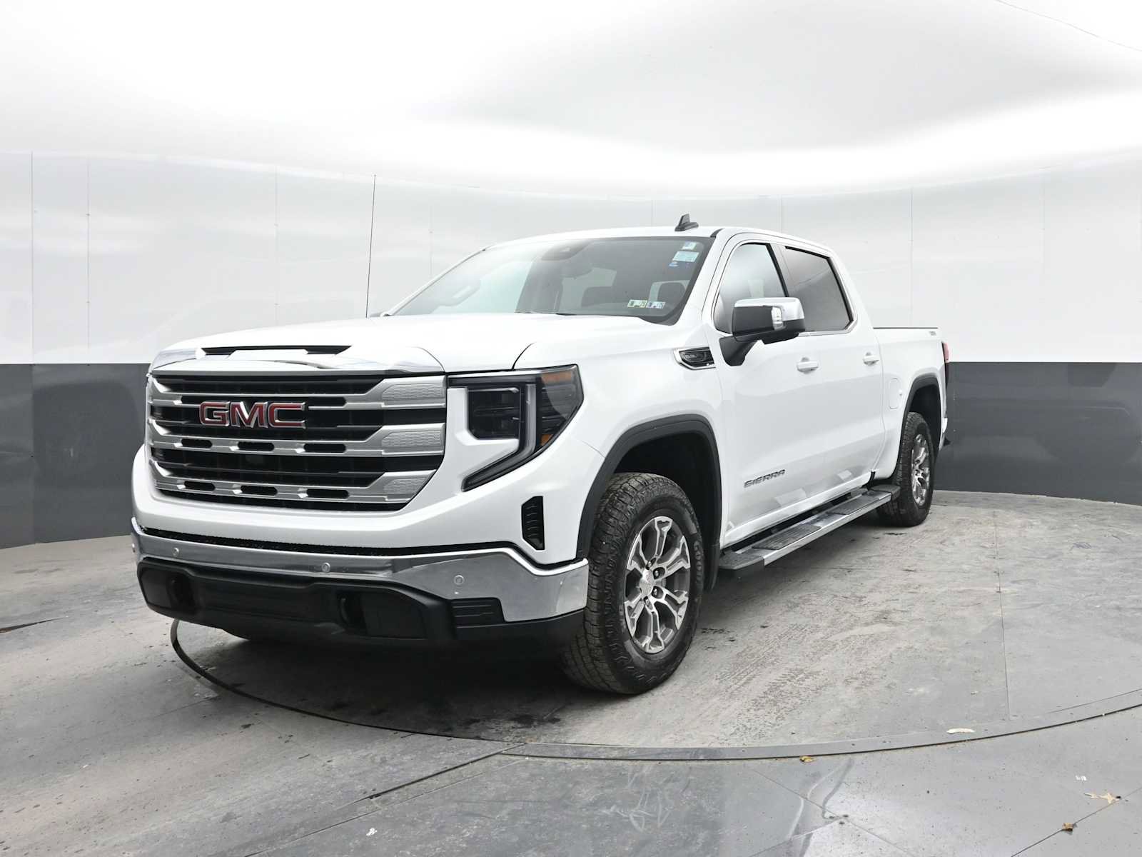 New 2026 GMC Sierra 1500 SLE image 5