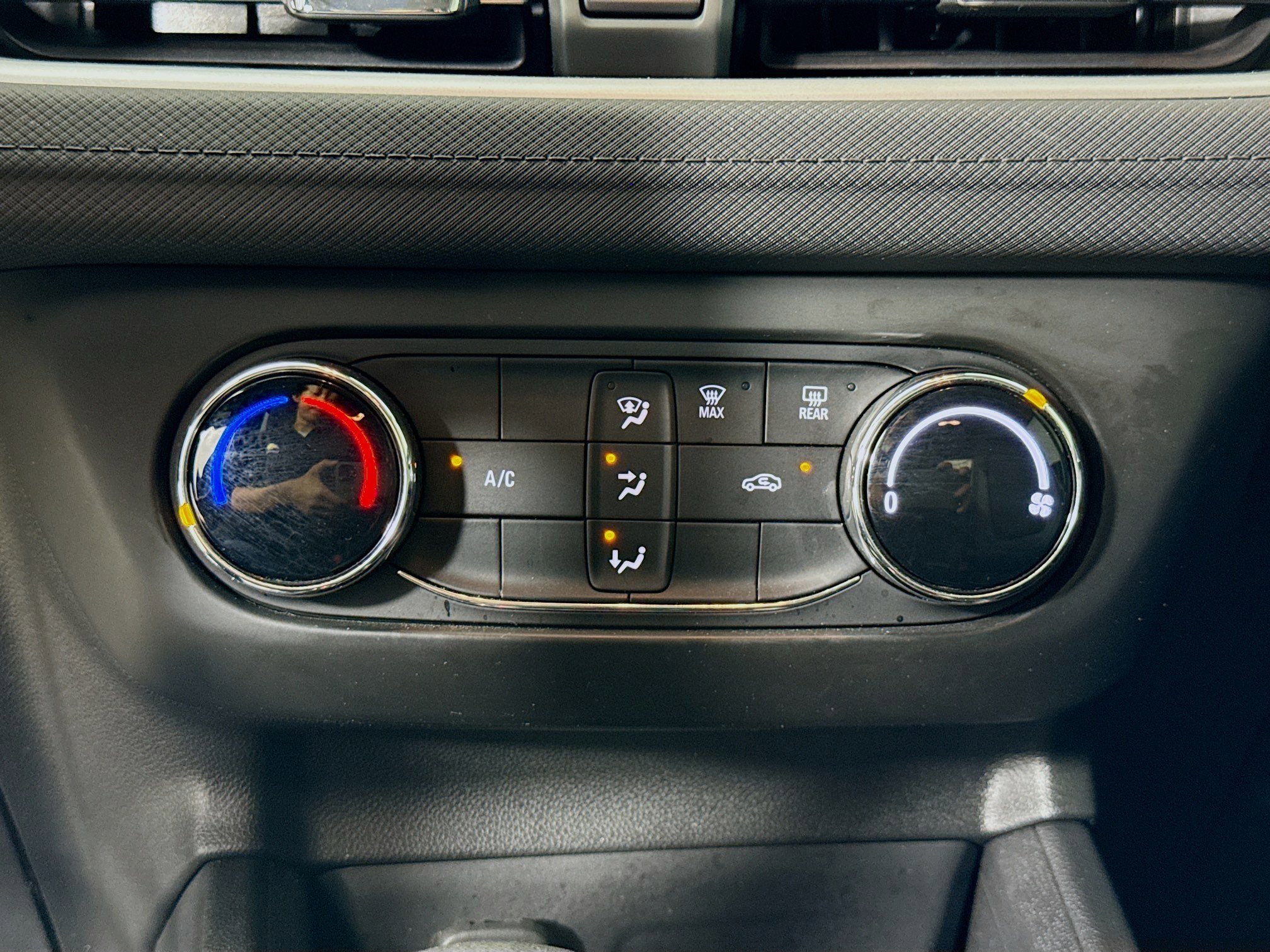 Used 2025 Chevrolet TrailBlazer LS w/ LS Convenience Package FWD image 16