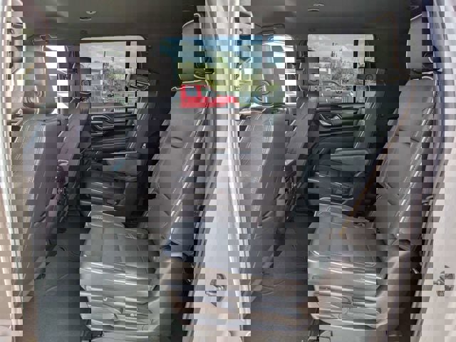 Used 2023 Chevrolet Suburban Premier RWD image 17