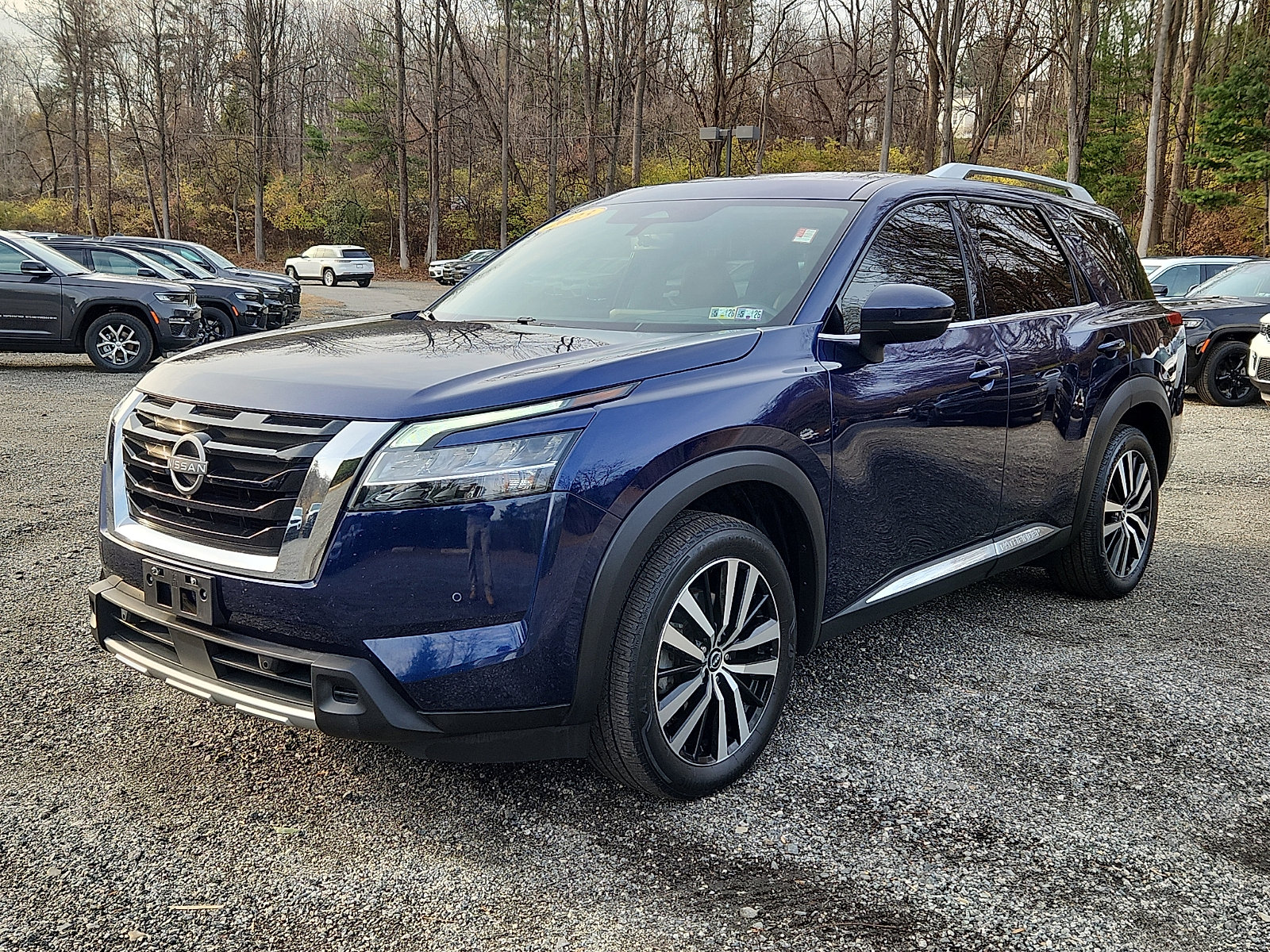 Used 2023 Nissan Pathfinder Platinum w/ Cargo Package image 3