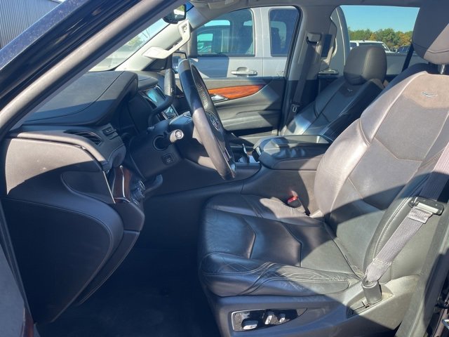 Used 2015 Cadillac Escalade Premium image 4
