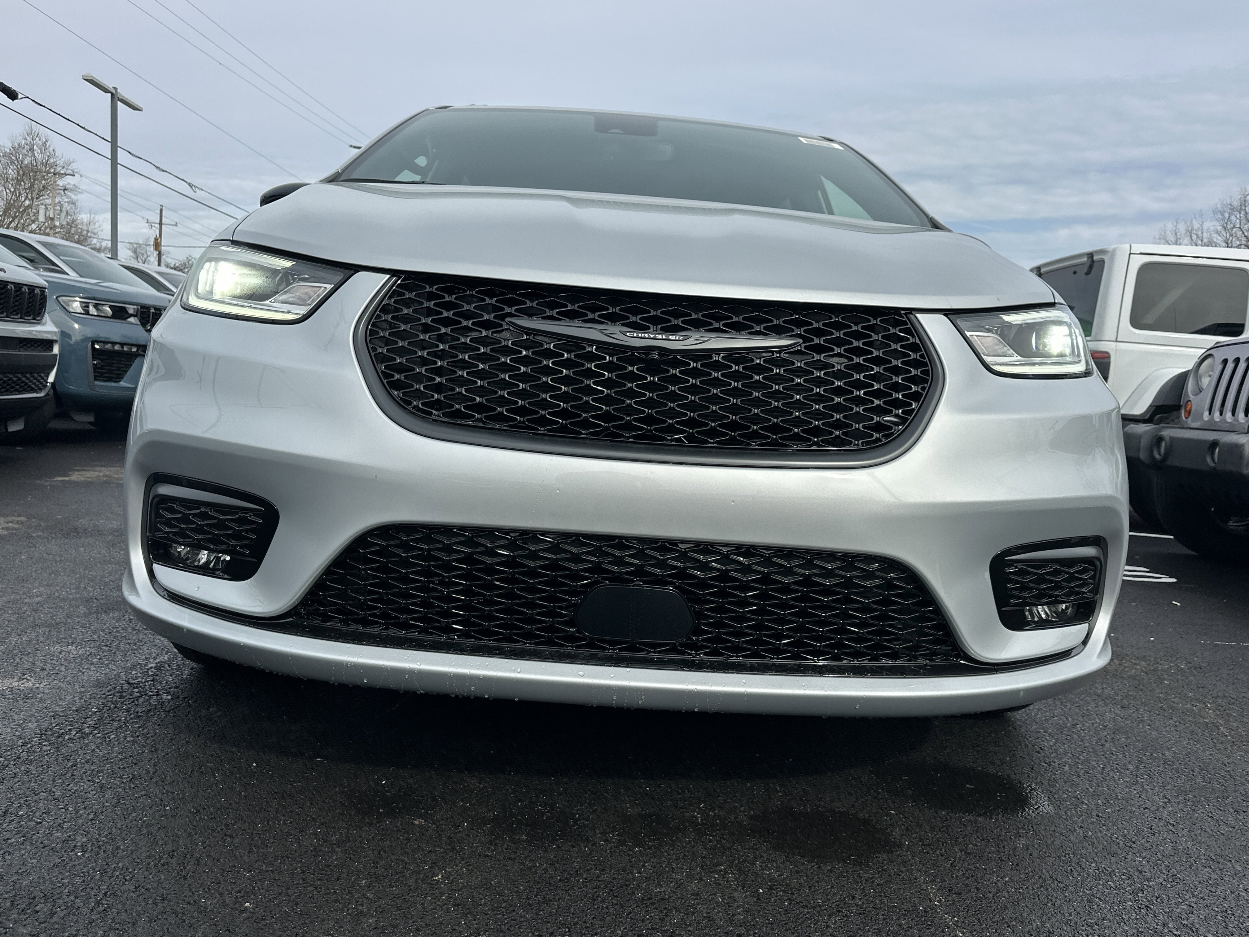 New 2026 Chrysler Pacifica Limited w/ S Appearance Package FWD image 22