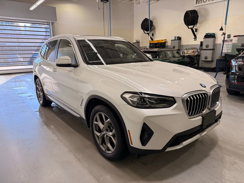 Used 2024 BMW X3 xDrive30i w/ Premium Package w/ZPA image 7