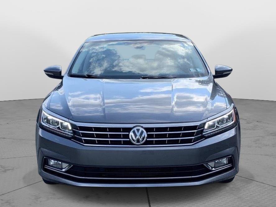 Used 2017 Volkswagen Passat 1.8T SEL Premium FWD image 5