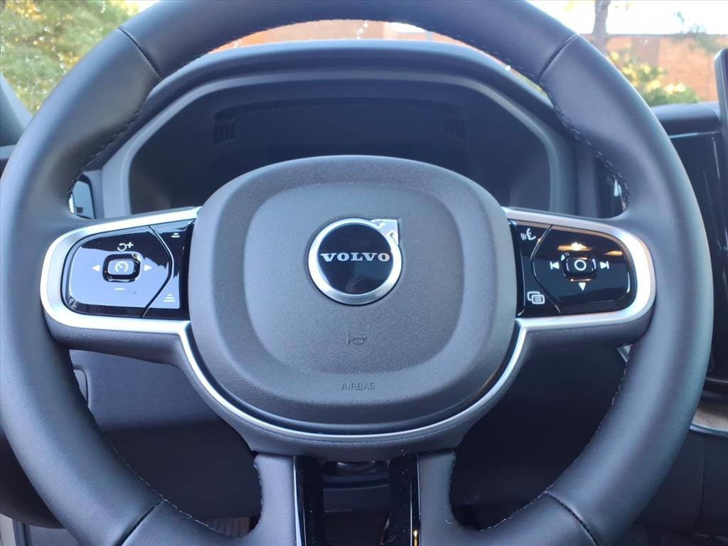 New 2026 Volvo XC60 B5 Plus w/ Protection Package Premier AWD/4WD image 23