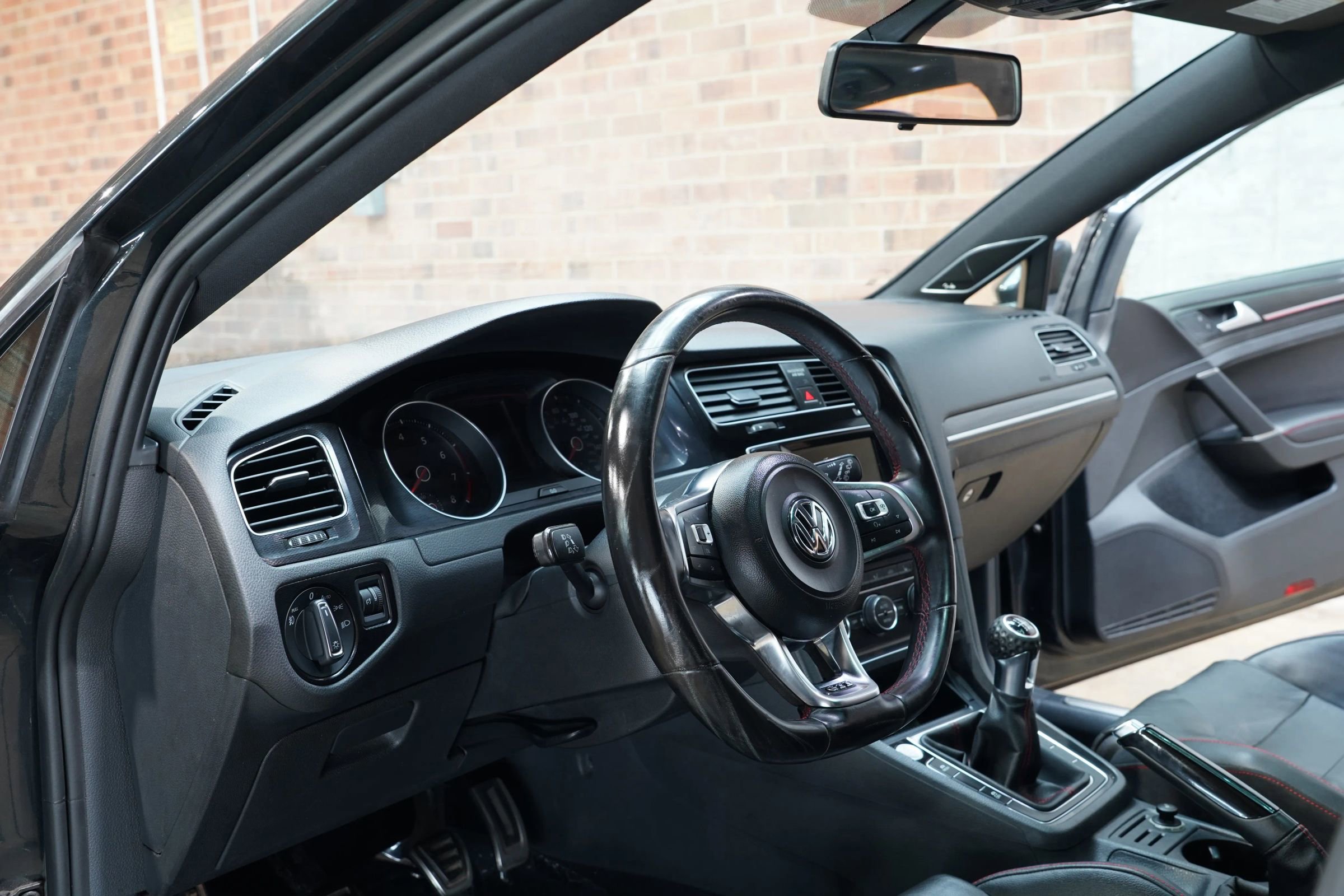 Used 2015 Volkswagen GTI Autobahn w/ Lighting Package (SEL) FWD image 35