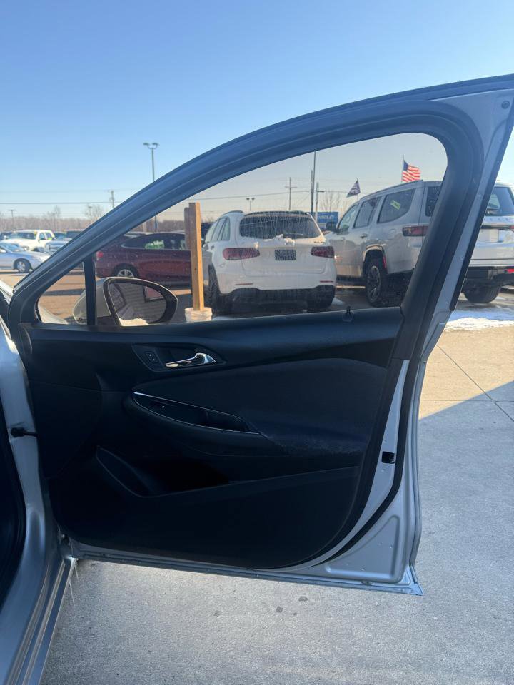 Used 2017 Chevrolet Cruze LT w/ LT Convenience Package image 14