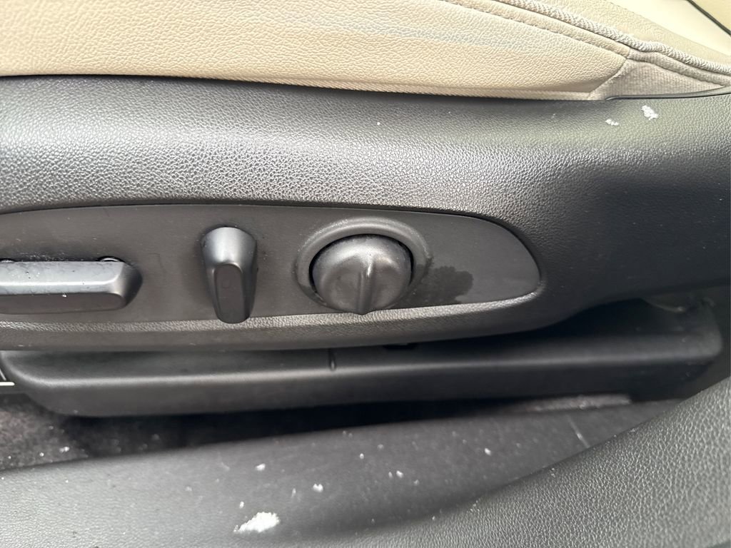 Used 2020 Buick Encore GX Essence w/ Experience Buick Package image 24